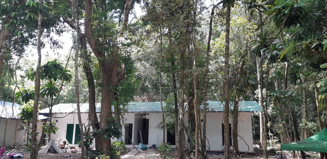 Jungle Republic Hostel Koh Rong Sanloem Bagian luar foto
